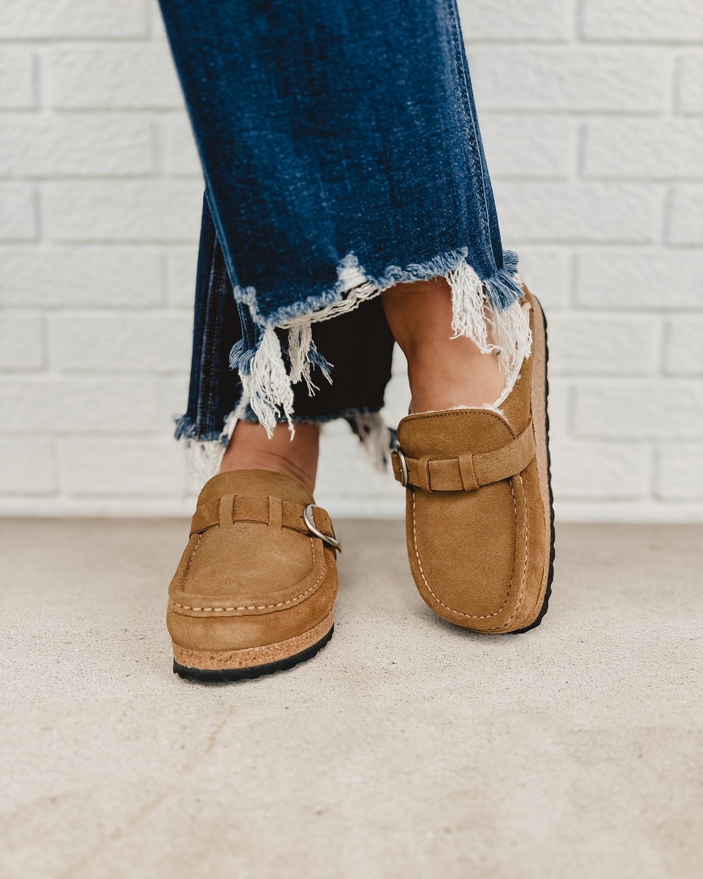 Birkenstock Women's Buckley Shearling Clogs - Tea - Lace and Grace Boutique