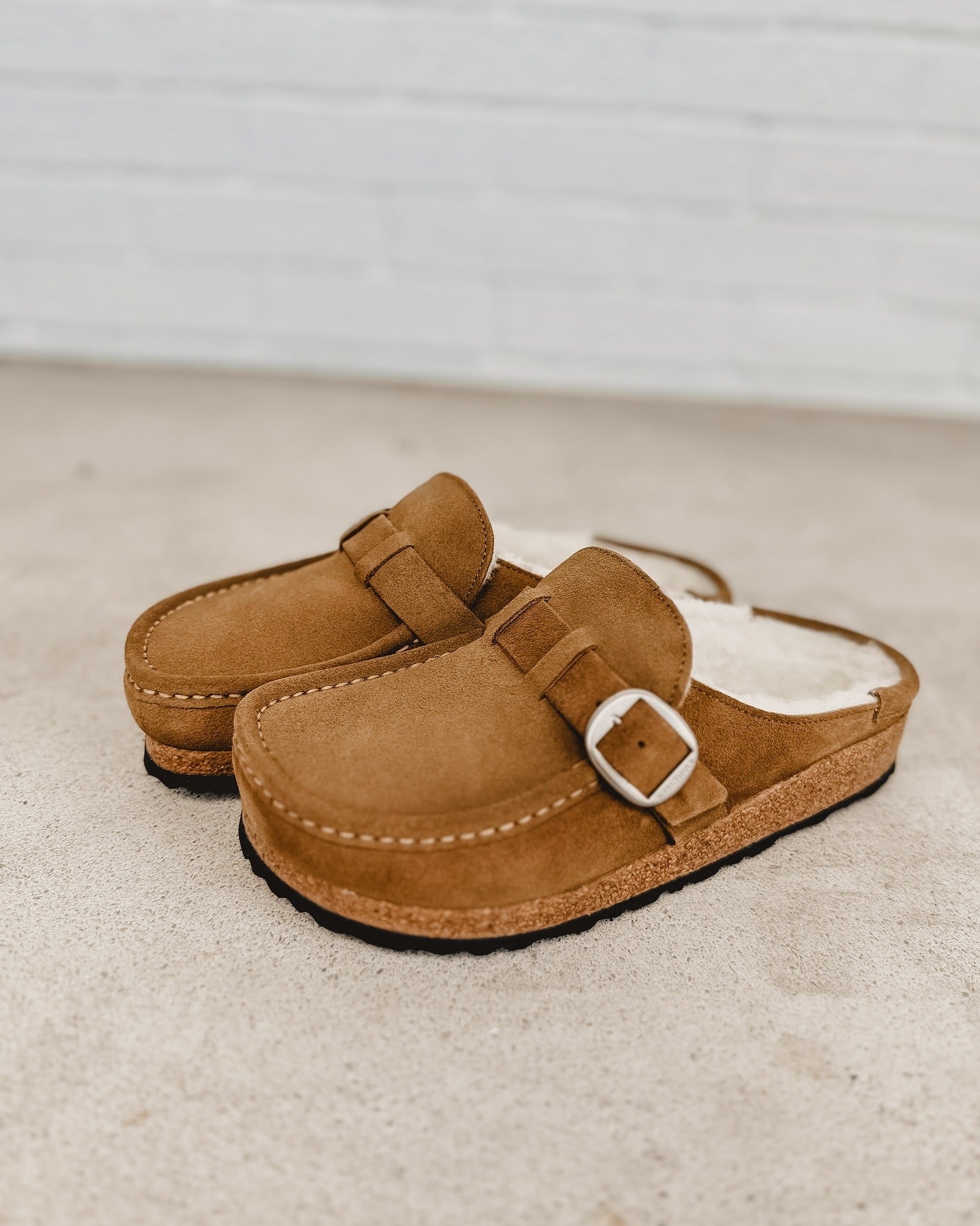 Birkenstock Women's Buckley Shearling Clogs - Tea - Lace and Grace Boutique