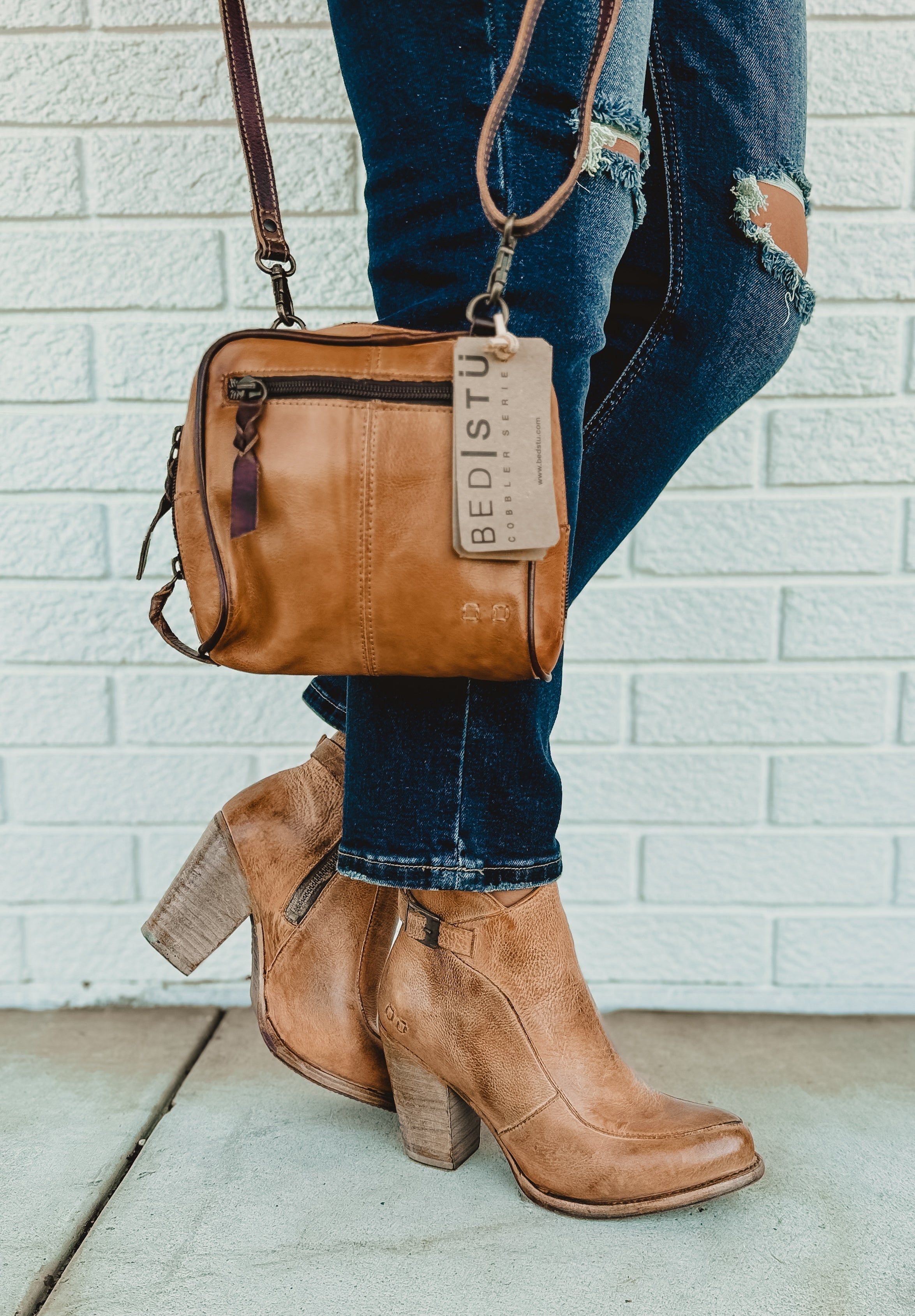 BedStu Capture Crossbody - Tan Teak Rustic - Lace and Grace Boutique