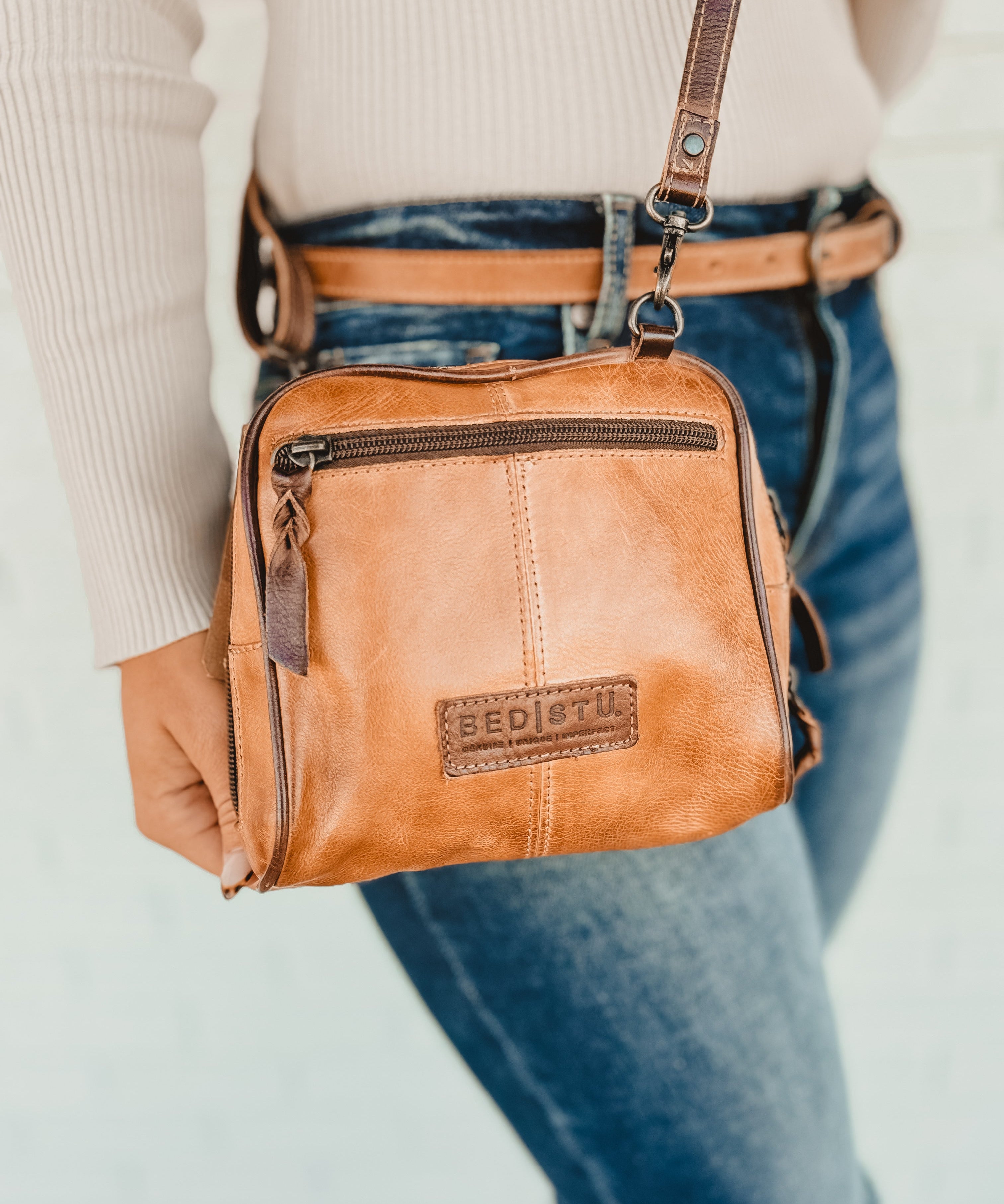 BedStu Capture Crossbody - Tan Teak Rustic - Lace and Grace Boutique